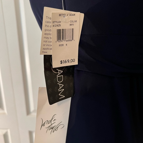 Betsy &Adam evening dress, never worn with tags. - Picture 6 of 7